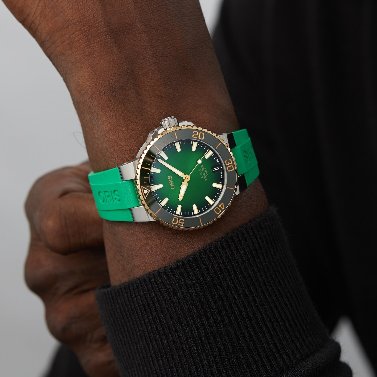 Oris Aquis Date Calibre 400 41.5mm, Rubber Strap Watch